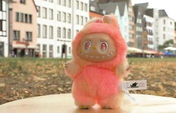 Labubu-Hype auf Social Media: Das macht die durchgeknallten Plüsch-Monster so besonders