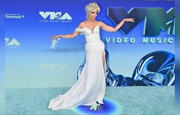 Lisa Rinna ist kaum wiederzuerkennen: Madonna-Hommage bei den VMAs